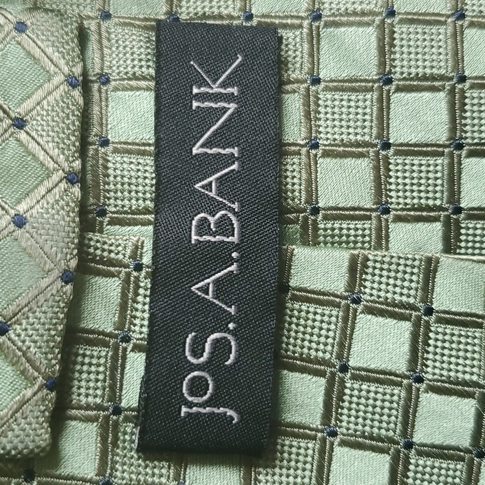 JoS.A.BANK green tie - Picture 4 of 5